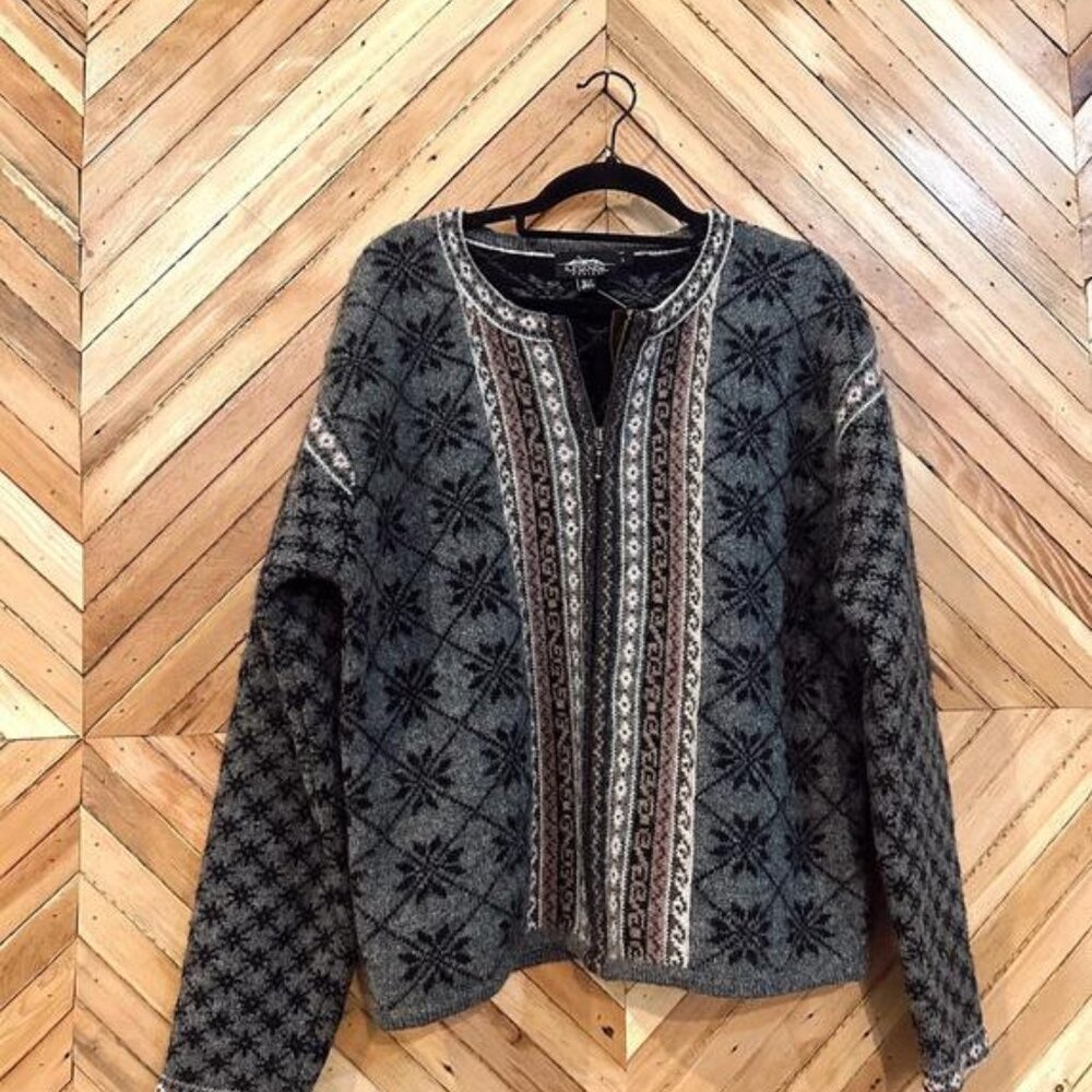 Icelandic Design Zip Up